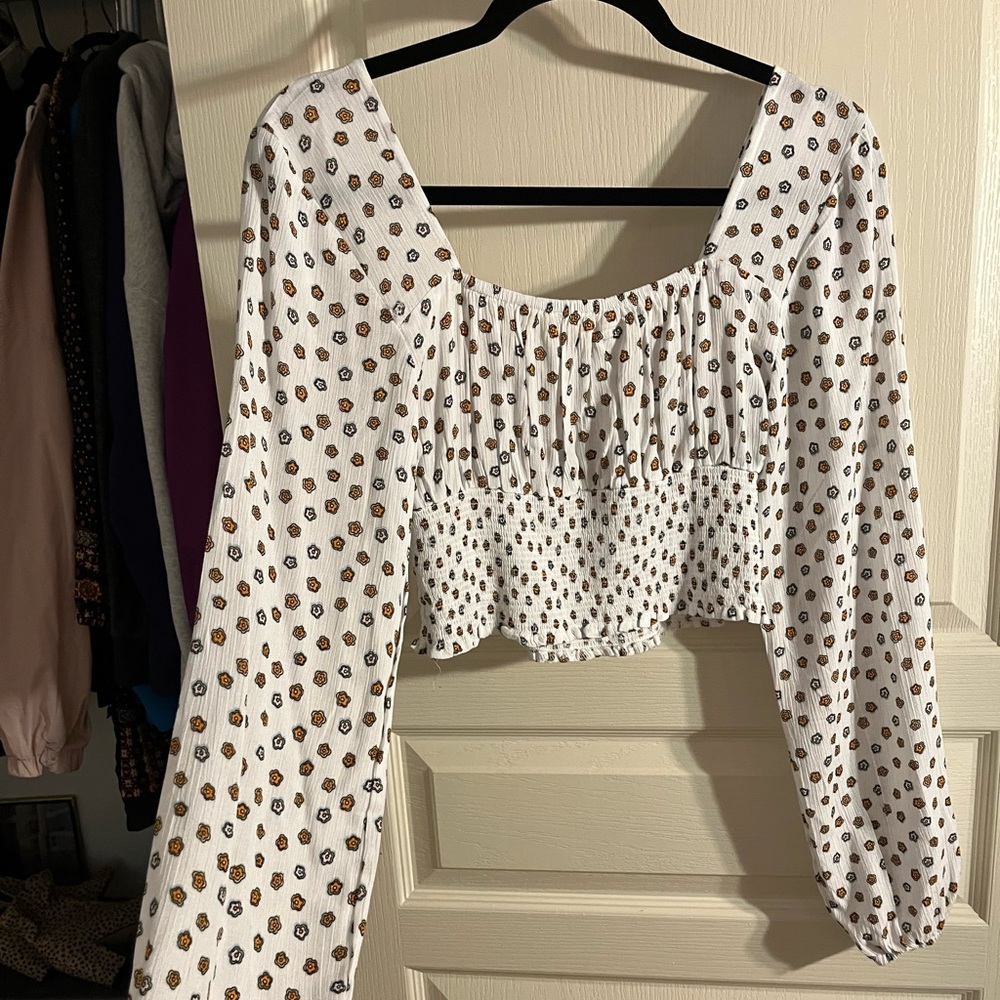 Floral long sleeve crop top